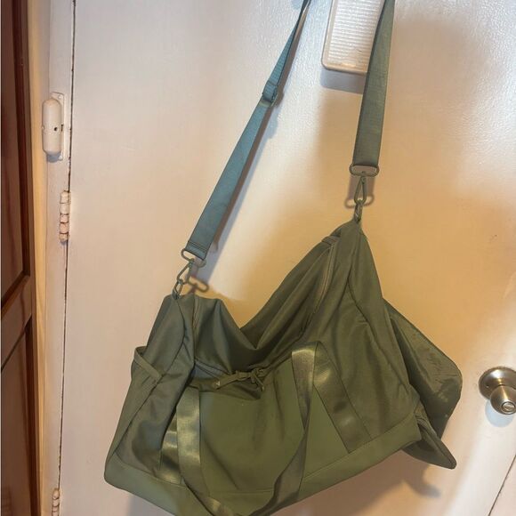 Gymshark GYM BAG travel luggage overnight backpack accessory logo shoulder bag - Picture 2 of 14